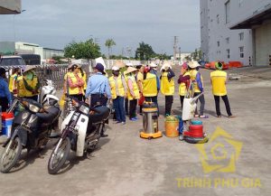 Nhân viên vệ sinh công nghiệp Trịnh Phú Khang